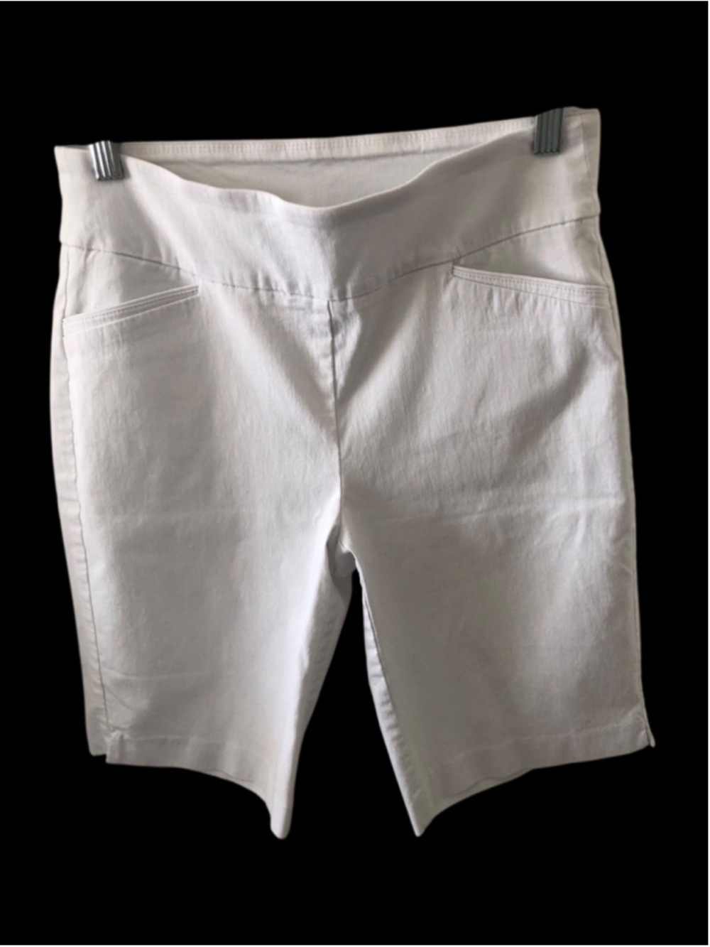 ATTYRE New York Bermuda Shorts New No Tag White Pull Up Stretch Size 6 Slim Fit